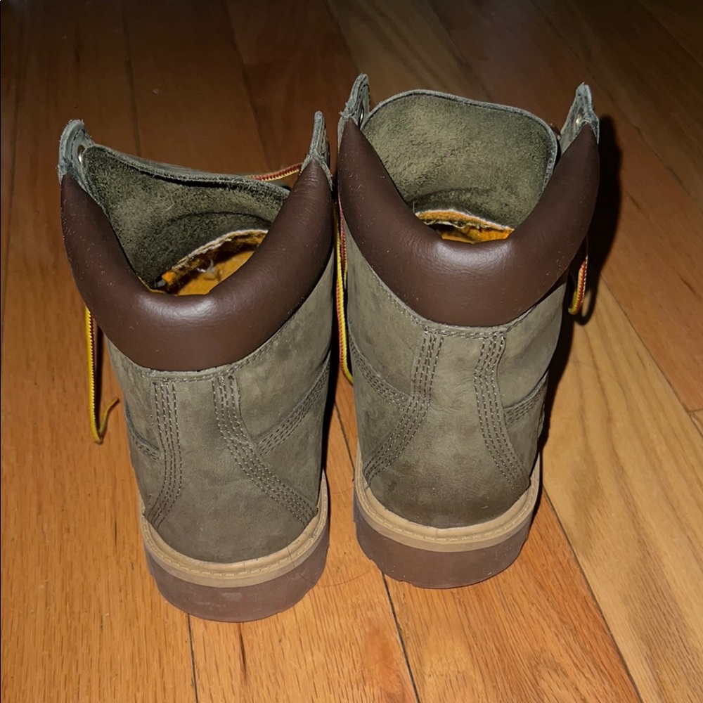 Green Timberland - Picture 3 of 6